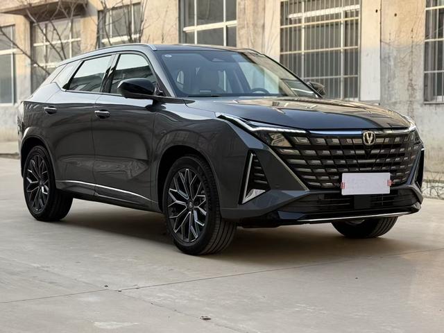 Changan UNI-Z 2025 модификация 1.5T DCT Prestige – фото 2