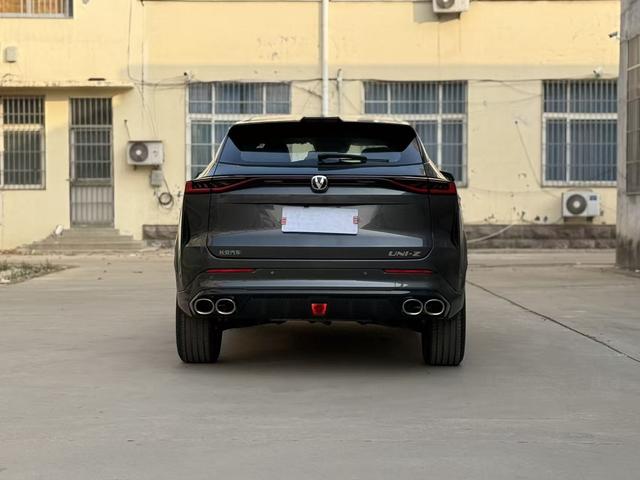 Changan UNI-Z 2025 модификация 1.5T DCT Prestige – фото 8