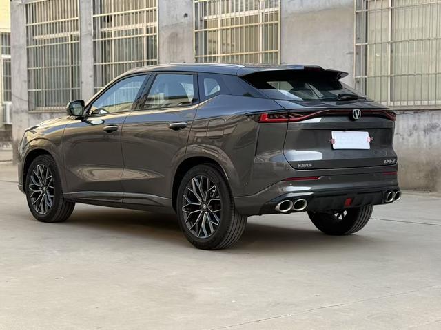 Changan UNI-Z 2025 модификация 1.5T DCT Prestige – фото 9