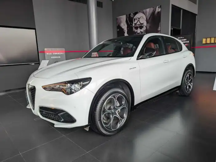 Alfa Romeo Stelvio 2023 Model 2.0T 280HP Veloce Track Edition
