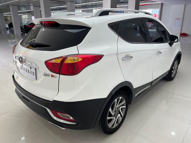 Rui f eng S3 2014 модификация 1.5L Manual Luxury – фото 10