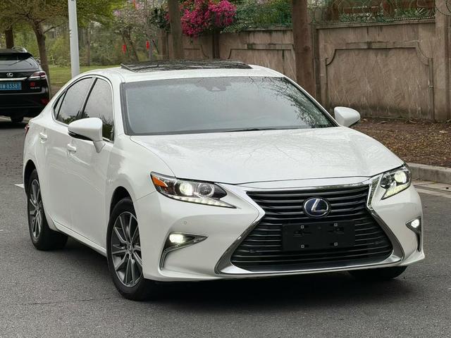 Lexus ES 2015 300h Comfort – фото 2