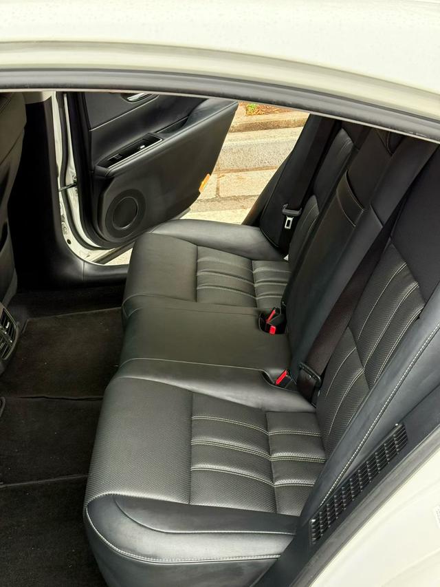 Lexus ES 2015 300h Comfort – фото 6