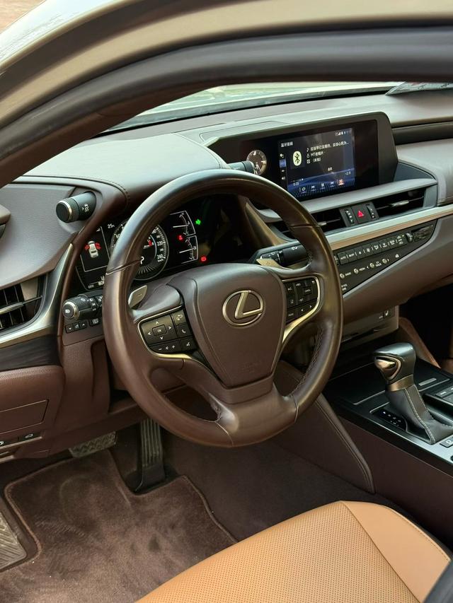 Lexus ES 2020 260 Excellence China VI – фото 3