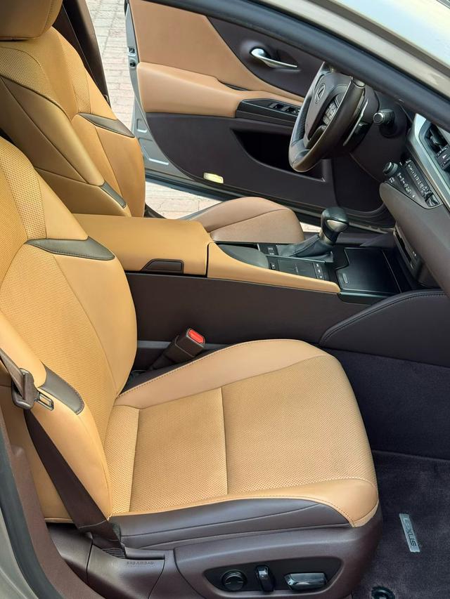 Lexus ES 2020 260 Excellence China VI – фото 4
