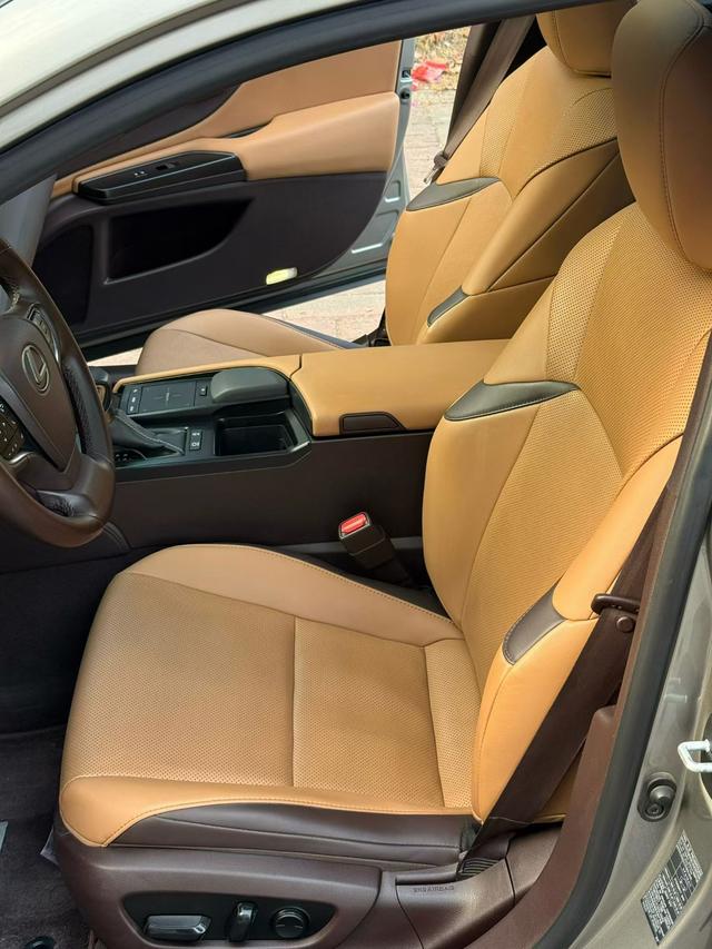 Lexus ES 2020 260 Excellence China VI – фото 6