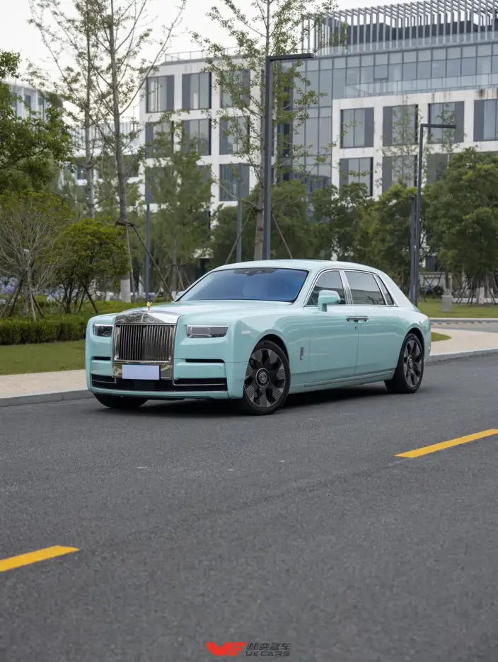 Phantom 2024 Model 6.7T Long wheelbase Edition