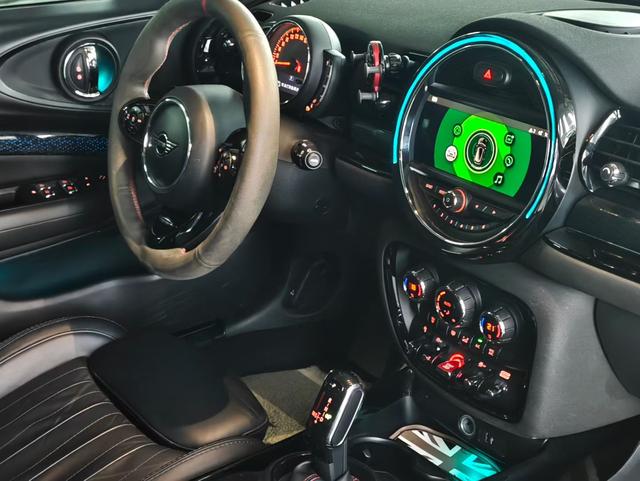 MINI CLUBMAN 2019 2.0T COOPER S – фото 7