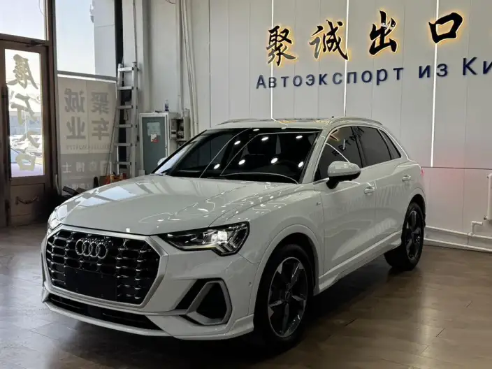 AUDI Q3 2023 Model 35 TFSI Fashion Dynamic Model