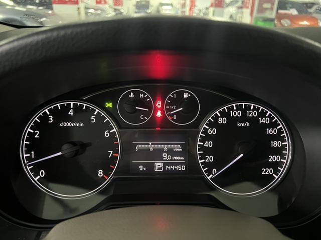 Nissan Tiida 2011 1.6L CVT Comfort – фото 11