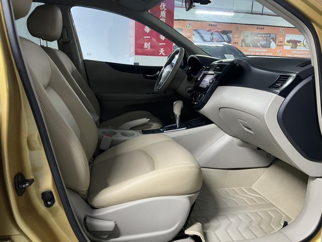 Nissan Tiida 2011 1.6L CVT Comfort – фото 17