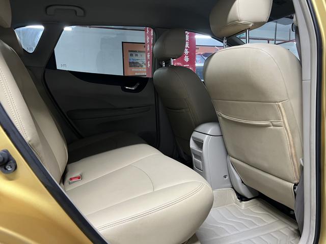Nissan Tiida 2011 1.6L CVT Comfort – фото 18