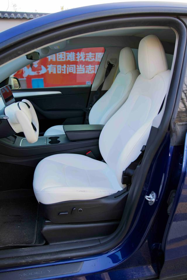 Tesla Model Y 2023 Performance AWD – фото 8