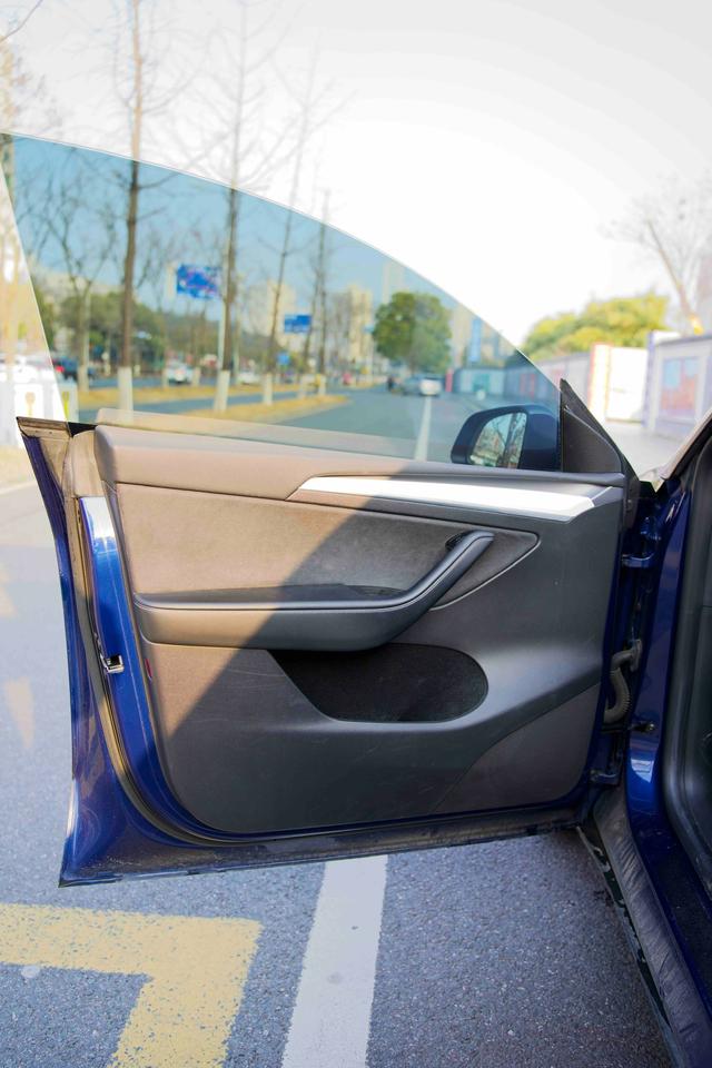 Tesla Model Y 2023 Performance AWD – фото 9