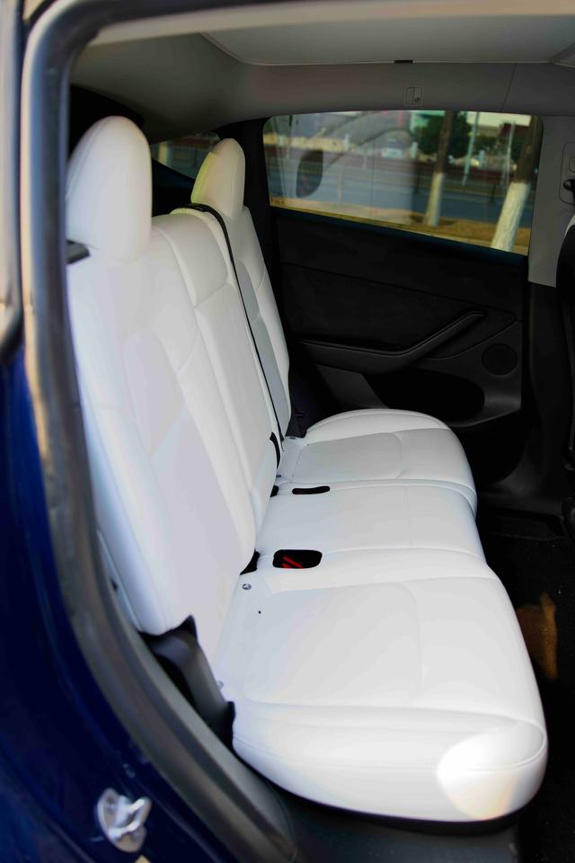 Tesla Model Y 2023 Performance AWD – фото 15