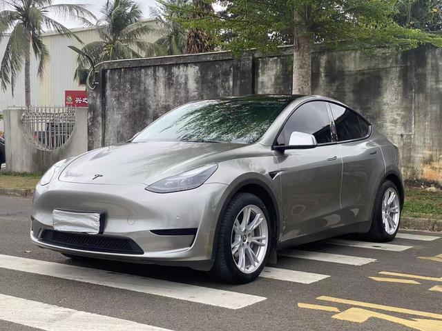 Tesla Model Y 2022 Facelift RWD – фото 1