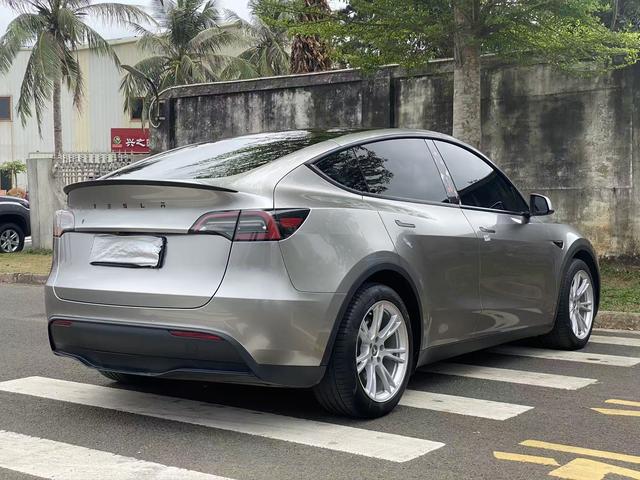 Tesla Model Y 2022 Facelift RWD – фото 9
