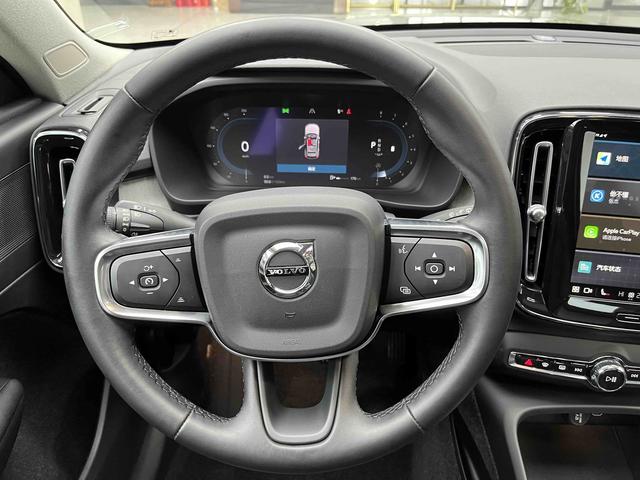 Volvo XC40 2024 B4 AWD Intelligent Far Luxury – фото 3