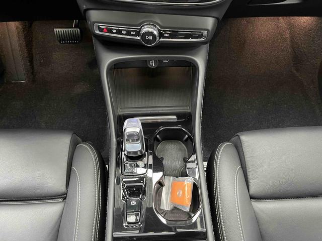Volvo XC40 2024 B4 AWD Intelligent Far Luxury – фото 5