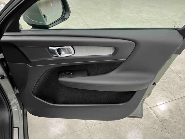 Volvo XC40 2024 B4 AWD Intelligent Far Luxury – фото 12