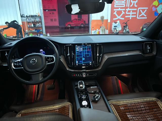 Volvo XC60 2024 B5 4WD Smart Enjoy Luxury – фото 7