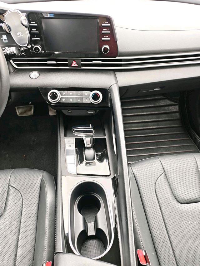 Hyundai Elantra 2021 1.5L CVT GLX Elite – фото 10