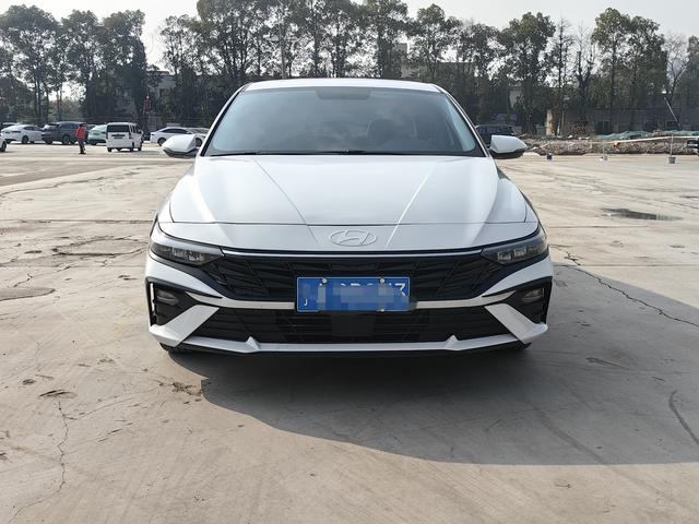 Hyundai Elantra 2023 1.5L CVT GLX Elite – фото 2