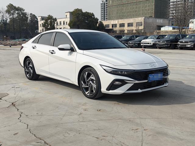 Hyundai Elantra 2023 1.5L CVT GLX Elite – фото 3