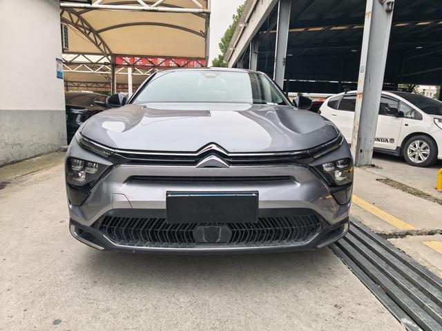 Citroën C5 X 2022 1.6T Enjoy the Extraordinary Tiger Year Special – фото 2