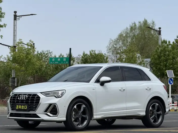 AUDI Q3 2022 Model 35 TFSI Fashion Dynamic Model