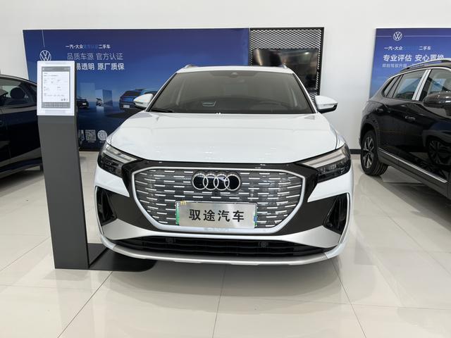 Audi Q4 e-tron 2024 40 e-tron – фото 2