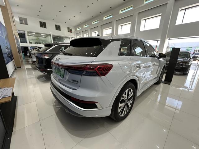 Audi Q4 e-tron 2024 40 e-tron – фото 4