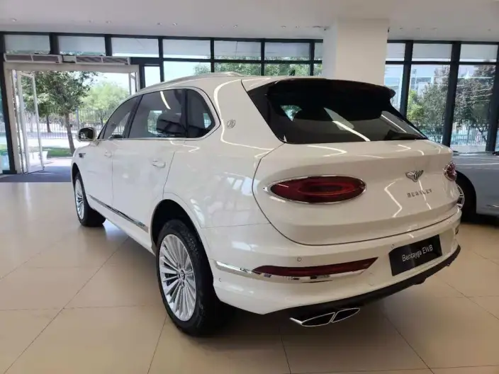Bentayga 2026 Model 4.0T V8 Long wheelbase Edition