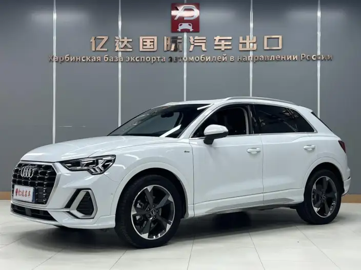 AUDI Q3 2022 Model 35 TFSI Fashion Dynamic Model