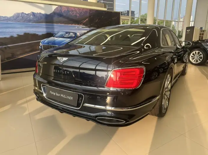 Bentley Flying Spur 2025 Model 4.0T V8 Mulliner