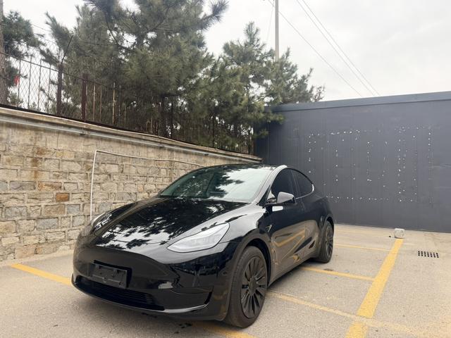Tesla Model Y 2022 Facelift RWD – фото 1