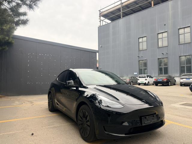 Tesla Model Y 2022 Facelift RWD – фото 3