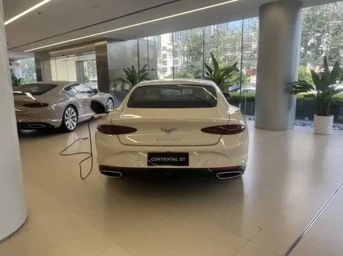 Continental PHEV 2026 Model GT Yadu Edition