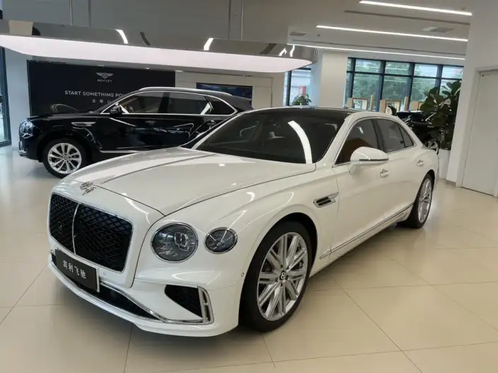 Bentley Flying Spur 2026 Model 4.0T V8 Standard Edition