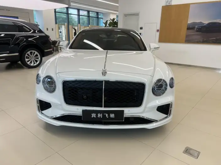 Bentley Flying Spur 2026 Model 4.0T V8 Standard Edition