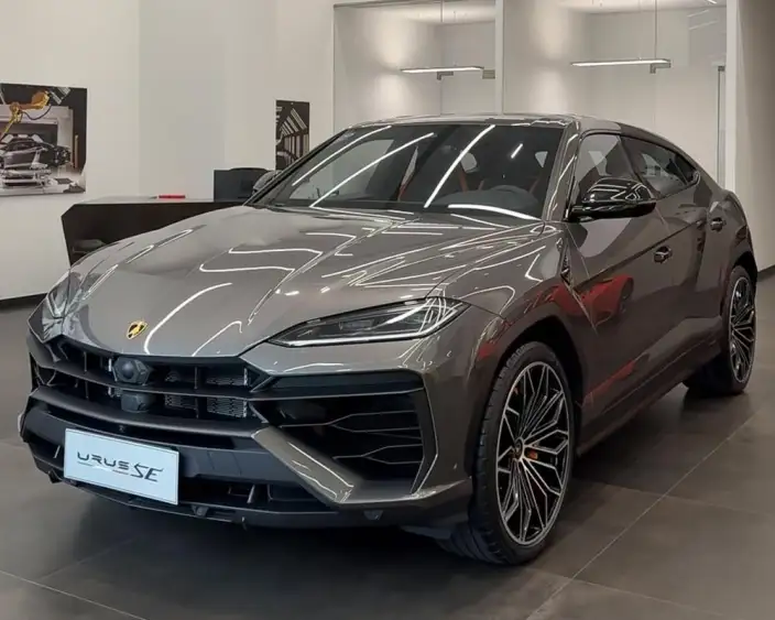 Urus SE 2025 Model 4.0T Standard Model