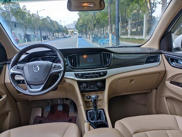 Baojun 730 2016 1.5T Manual Luxury 7-seat – фото 15