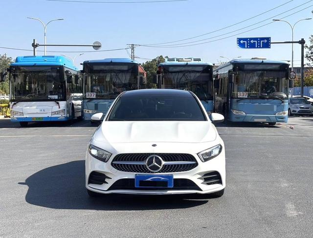 Mercedes-Benz A-class Модель 2020 года A 200 L Sports sedan – фото 9