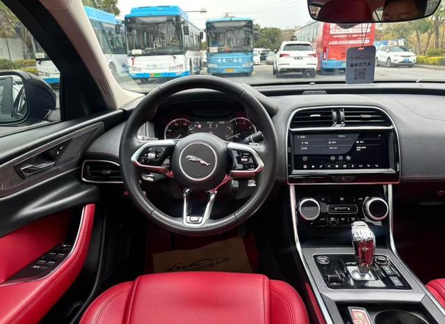 Jaguar XEL 2020 2.0T 200PS R-DYNAMIC S Advance Sport – фото 4