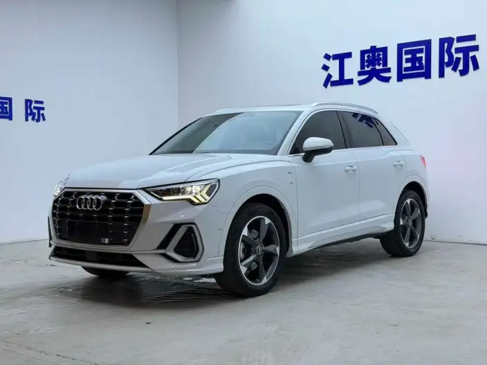 AUDI Q3 2023 Model 35 TFSI Fashion Dynamic Model