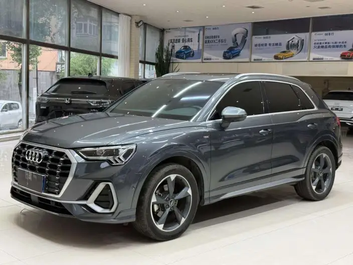 AUDI Q3 2023 Model 35 TFSI Fashion Dynamic Model
