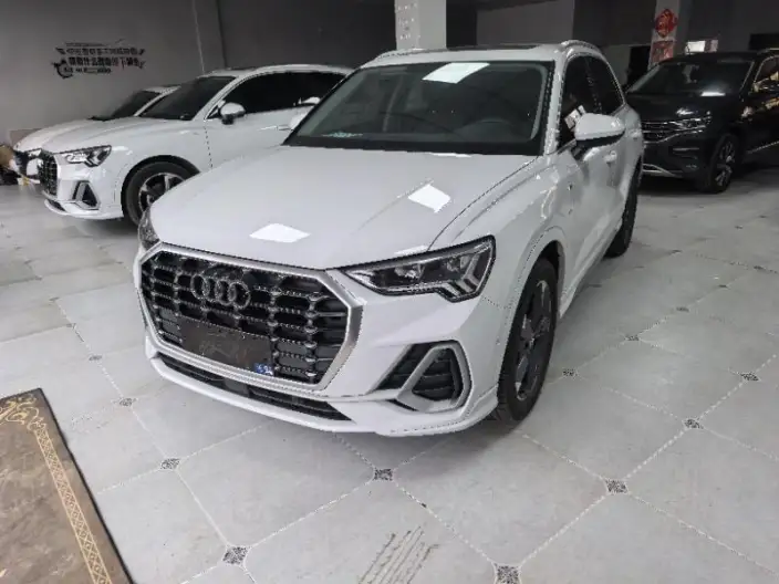 AUDI Q3 2023 Model 35 TFSI Fashion Dynamic Model