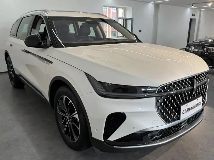 Nautilus 2023 Model 2.0T 4WD Exclusive Edition