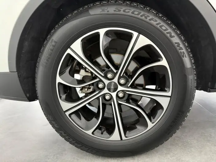 Nautilus 2023 Model 2.0T 4WD Exclusive Edition