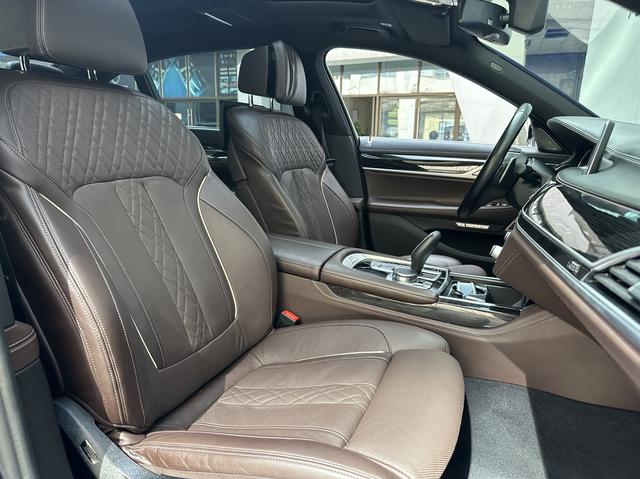 BMW 7 Series Модель 2018 года 740Li Leading M Sports Set – фото 9